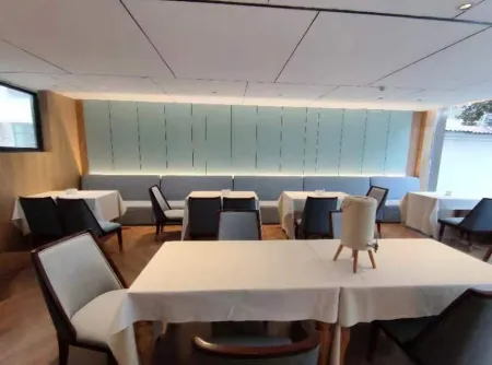 Laohekou Wutong Hotel