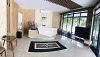 Hoang Gia Hotel Hotels in Phú Chánh
