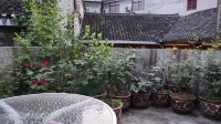 Ruolanbieyuan Homestay (Phoenix Ancient City Store)