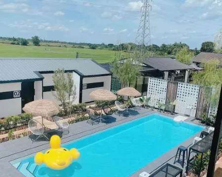 Penguin Villa Resort & Bistro Hotel a Distretto di Mueang Ratchaburi