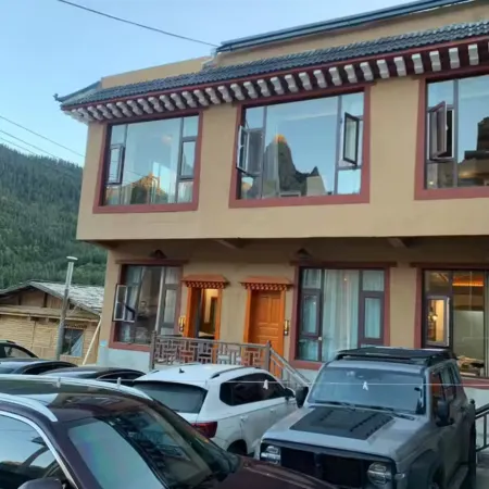 Gesang Flower Homestay