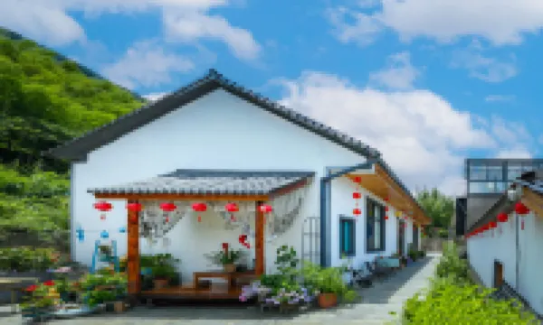 富春江桐畫居民宿 鄰近嚴子陵釣台景區的酒店