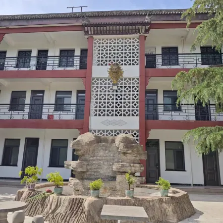 Yehe Hotel Homestay