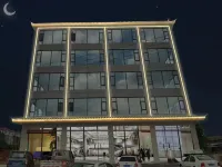 御龍灣飯店(麗江高鐵站店) 世界記憶遺產公園附近的飯店