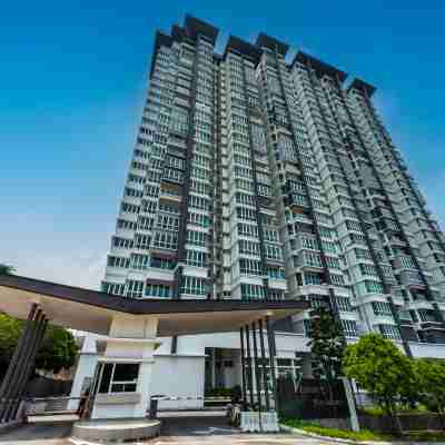 Cyberjaya-Cozy Muji Family Condo,15pax, New Hotel Exterior