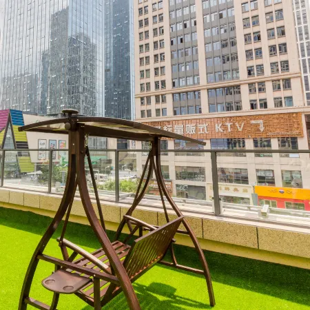 Qingdao Liangyan Light Luxury Apartment (Qingdao CBD Wanda)