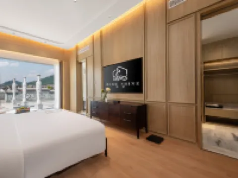 ROOM SHINE HOTEL Hotels in Fuquan