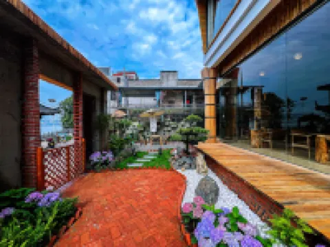 Xunpan Homestay Hotels in Teng County