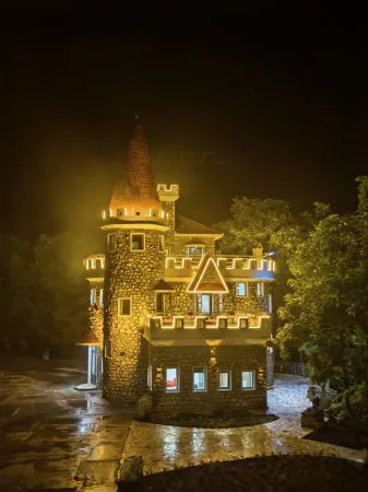 Ruyuan Hotel | Jingpan Waterfront · Light Luxury Vacation Homestay