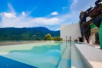 YUANSHE HEIKUANG PANDA VACATION RENTAL Hotels in Huaying