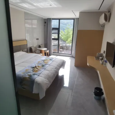 Miyi Hongrun Farmhouse