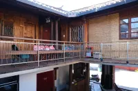 Chenli Chengwai Homestay (Weishan Ancient City Gongchen Tower)