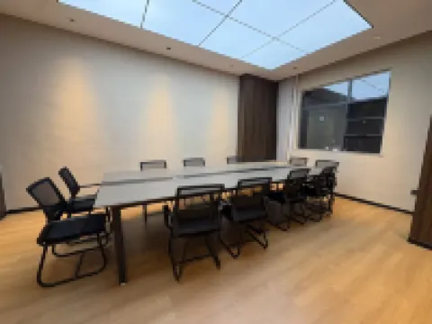 Liling Cichen Grand Hotel (Liquan Road Jiuhong Century Plaza)