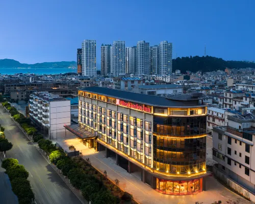 Hilton Garden Inn Dali Erhai Park Hotels near Caicun