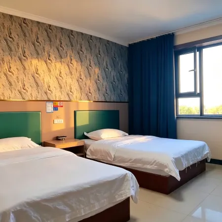 Dongcheng Hotel (Hami North Exit Shop)
