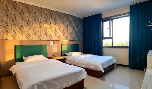 Dongcheng Hotel (Hami North Exit Shop)