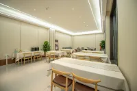 Chushan Residence · Courtyard-Style Hotel | Mellow · Soft · Garden Boutique Stay (Tekes Bagua City) - พร้อมอาหารเช้า