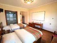 Yangzong Linka Homestay - parking