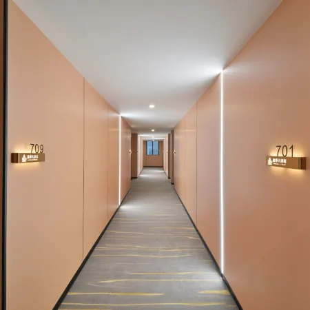Dahua Grand Hotel (Enping Jinsha Times Square)