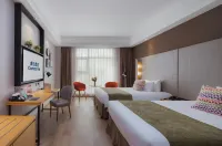 Campanile Hotel (Shenzhen Guanlan High-tech Park) Hotel berhampiran Guzhangshu Park