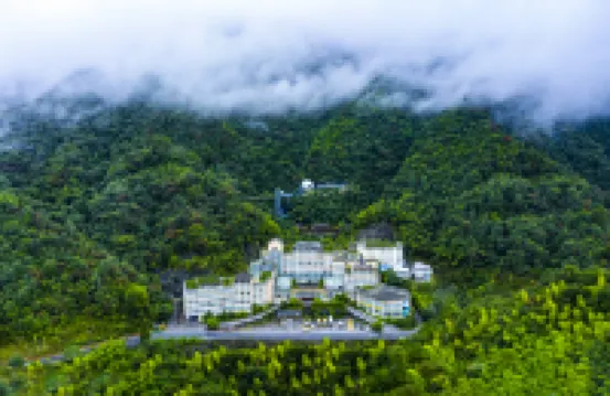 Mangshan Forest Hot Spring Hotel فنادق في 