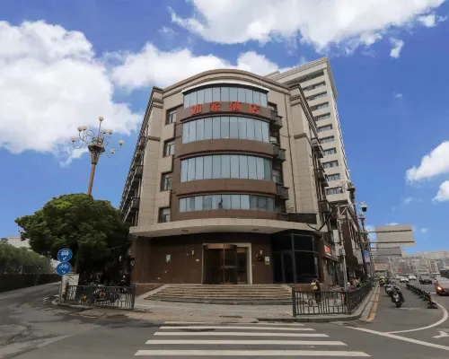 Homeinn Hotel (Nanchang Bayi Square Second Affiliated Hospital) Hotels near Donghu