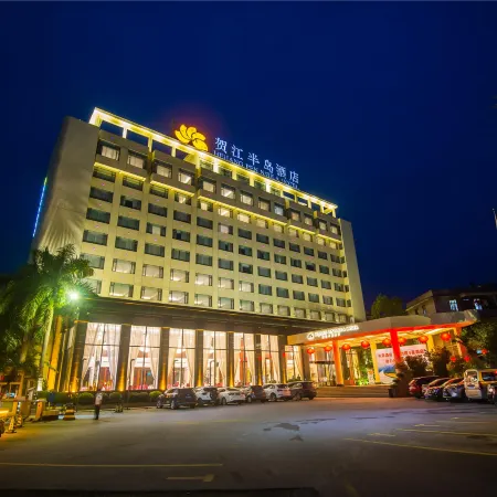 Hejiang Peninsula Hotel