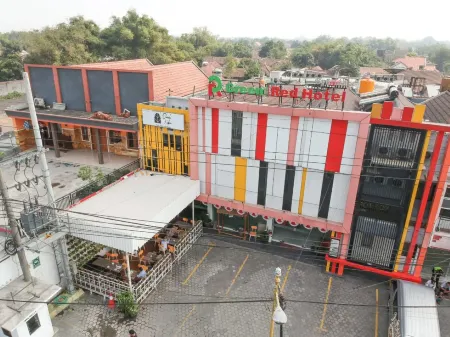 Green Red Hotel Syariah Jombang Отели в г. Peterongan