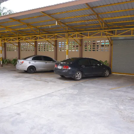 Jirasin Hotel & Apartment