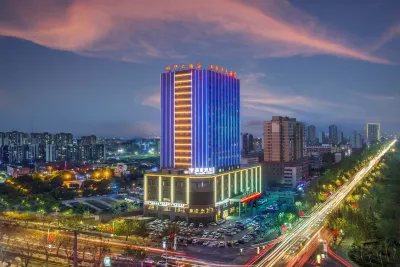 Minghua Hotel (Aksu Tianbai Fashion Shopping Center Xinglong Underground Street Branch) Hotels near Populus Park
