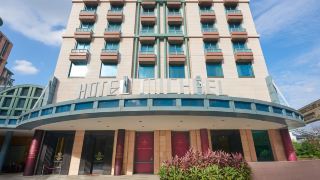 resorts-world-sentosa-hotel-michael-singapore