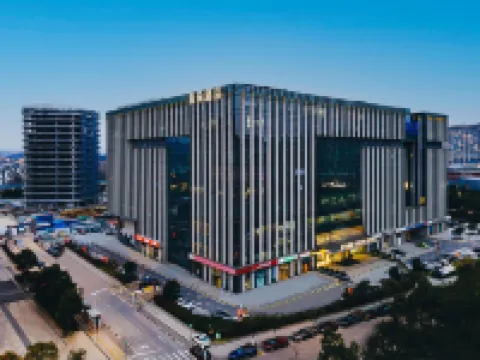 南京仙林中心金鷹廣場亞朵飯店