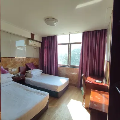 Golden Phoenix Hotel Các khách sạn gần Chongfu Station