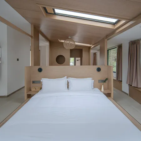 Persimmon Tree Homestay (Bifengxia Scenic Area)