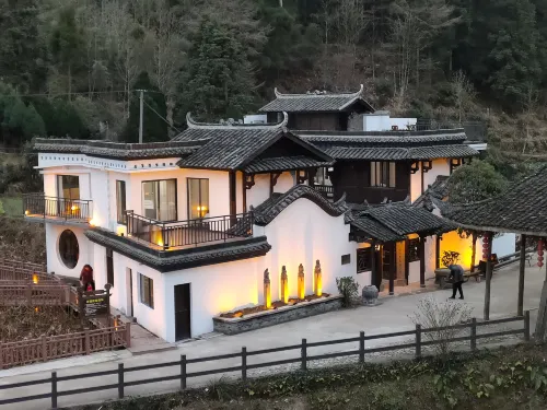 Floral Hotel·Jingning Zizaiju B&B Hotel (Yunzhong Daji Branch)