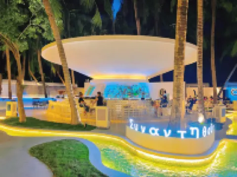 Jiuyue Life Meisu Hotel ( Yalong Bay)