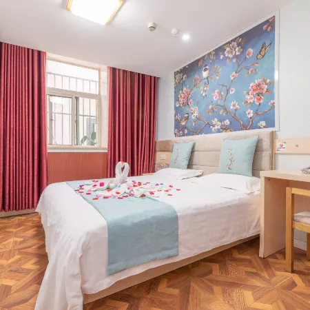 Haiyou Travel Art Homestay (Jinan Furong Street Kuanhouli)