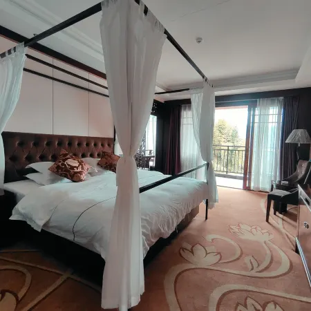 Dongjiang Lake Yiduoyun Hotel