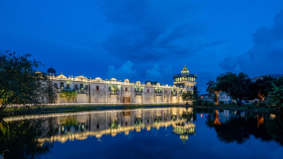 Floral Hotel · Fifty-third Degree Zhuxia Hotel (Kaiping Diaolou Branch)