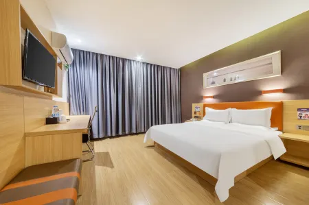 7 Days Premium (Guangzhou Fangcun Guanggang New City, Hedong Metro Station)