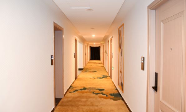 Yongkang Yihang Business Hotel (Zhiying Square)