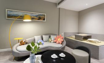 Yangshuo Time Madrigal Hotel