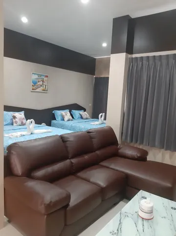 รูปภาพของโต๊ะไม้รีสอร์ท