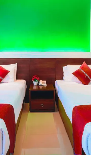 ห้องดีลักซ์ เตียงแฝด พร้อมวิวสระว่ายน้ำ