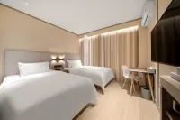 HanTing Hotel (Harbin Railway Station Airport Bus) - 2-نجوم