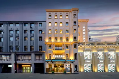 Chandelier Hotel