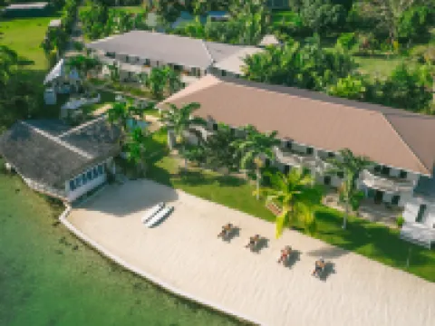 Tropicana Lagoon Apartments โรงแรมในพอร์ตวิลา