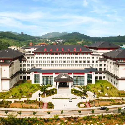 Huaxia Club Hotels near Weihai Shenyou Ocean World
