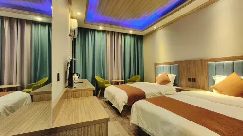 Qingmuchuan Dry Boat House Fashion Hotel