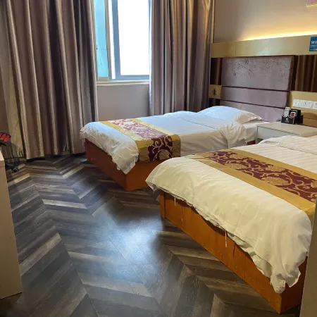 Luodian Huifeng Business Hotel